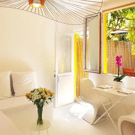 فندق مبيت وإفطار La Maison Jaune سُت