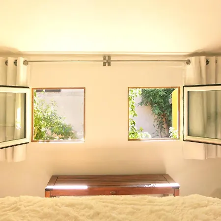 فندق مبيت وإفطار La Maison Jaune سُت