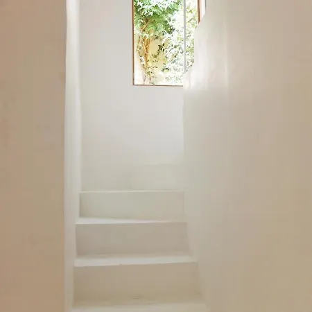 La Maison Jaune *