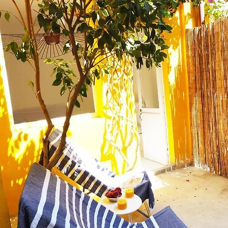 Bed & Breakfast La Maison Jaune Sète