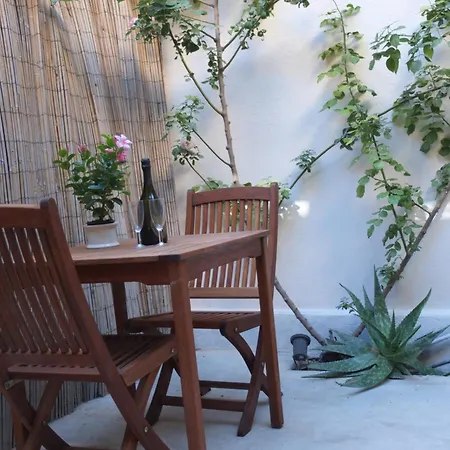 Bed & Breakfast La Maison Jaune *