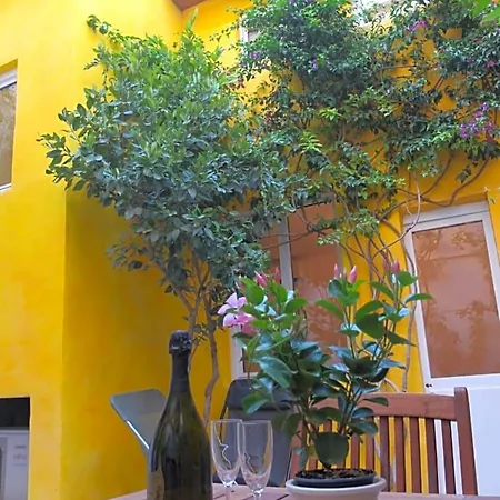 La Maison Jaune Sete