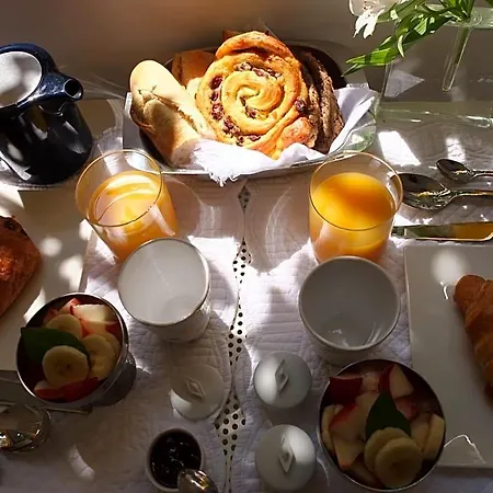 Bed & Breakfast La Maison Jaune *