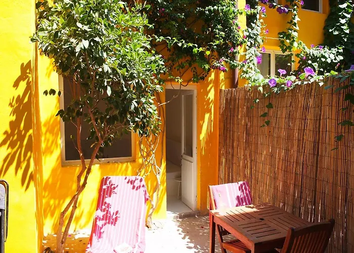 La Maison Jaune Frühstückspension Sète